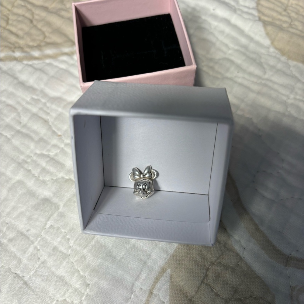 Authentic Pandora Disney Minnie Mouse Charm